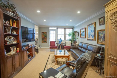 Welcome to the City by the Sea! Step into this beautifully - photo 8