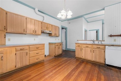 The George M. Hazard House is a substantial three-story - photo 12