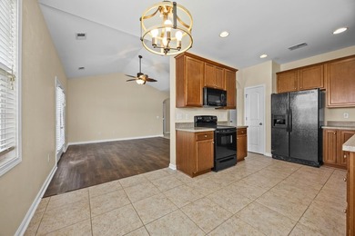 This lovely waterview 3BR / 2BA 2 car garage all Brick home in - photo 15