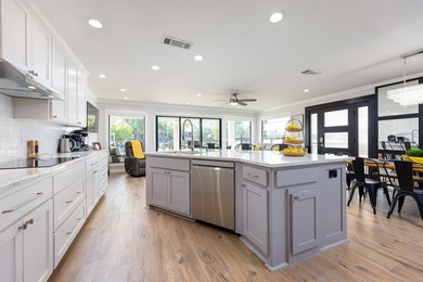 Welcome to 509 Hi Circle N, Unit B, where modern luxury meets - photo 17