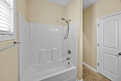 This lovely waterview 3BR / 2BA 2 car garage all Brick home in - photo 24