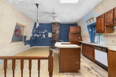 The George M. Hazard House is a substantial three-story - photo 29