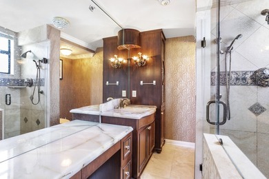Renovated 2/2 plus den end unit condo in the highly desirable - photo 13