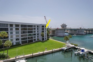 Renovated 2/2 plus den end unit condo in the highly desirable - photo 19