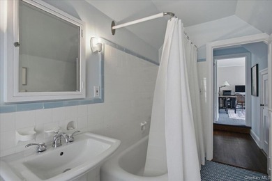 Discover the perfect blend of classic elegance, timeless charm - photo 22