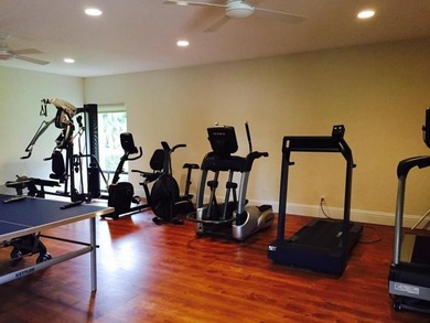 Renovated 2/2 plus den end unit condo in the highly desirable - photo 23