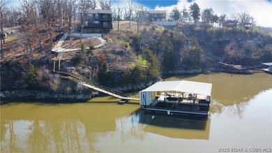 This 3-bedroom, 2.5-bath lakefront home offers over 2,000 square - photo 7