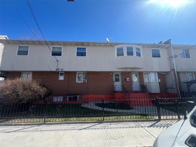 Legal 2 family house in excellent condition - built in 1985. It - photo 2