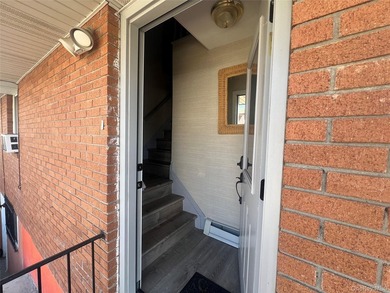 Legal 2 family house in excellent condition - built in 1985. It - photo 6