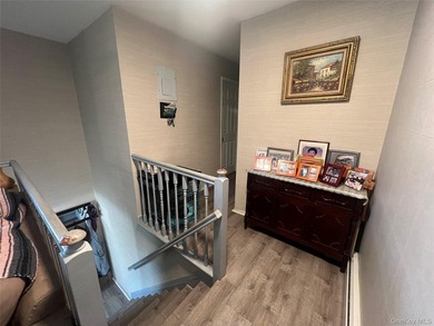 Legal 2 family house in excellent condition - built in 1985. It - photo 8