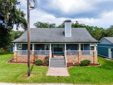 Lake Home For Sale in Fort Mccoy, Florida