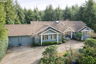 Woahink Lake Home For Sale in Florence Oregon