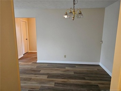 Step into easy living with this beautifully refreshed and - photo 6