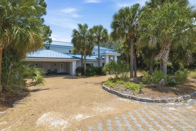 Located in the highly sought-after Villa Sabine neighborhood - photo 2