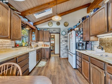 Rare opportunity to own a unique custom-built coastal property - photo 4