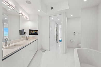 Rare oceanfront corner penthouse with sweeping views up and down - photo 19