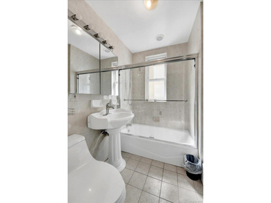 Well-maintained two-family home in the desirable Throggs Neck - photo 11
