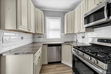 Well-maintained two-family home in the desirable Throggs Neck - photo 12