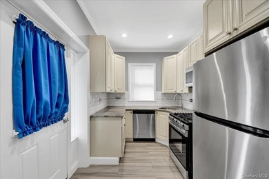 Well-maintained two-family home in the desirable Throggs Neck - photo 14