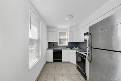 Well-maintained two-family home in the desirable Throggs Neck - photo 15