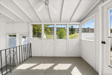 Well-maintained two-family home in the desirable Throggs Neck - photo 16
