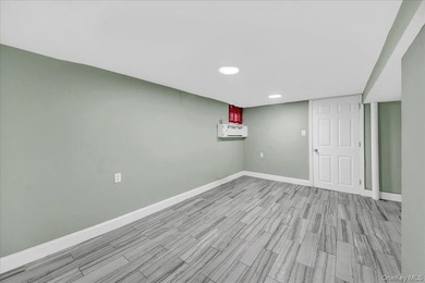 Well-maintained two-family home in the desirable Throggs Neck - photo 28
