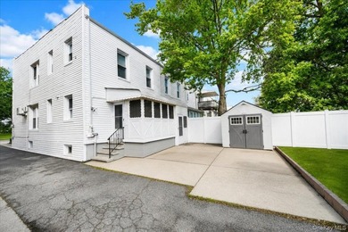 Well-maintained two-family home in the desirable Throggs Neck - photo 33