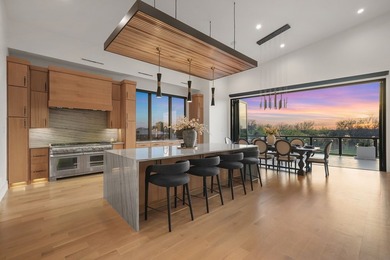 A striking custom-built modern residence overlooking the lake - photo 2