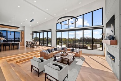 A striking custom-built modern residence overlooking the lake - photo 3