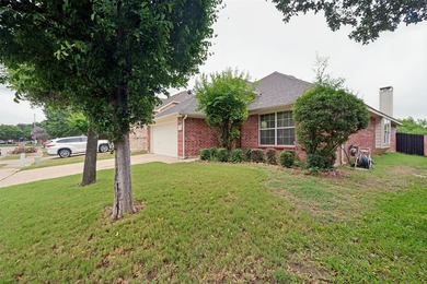 This is a beautiful 3-bedroom, 2-bath home tucked away in one of - photo 3