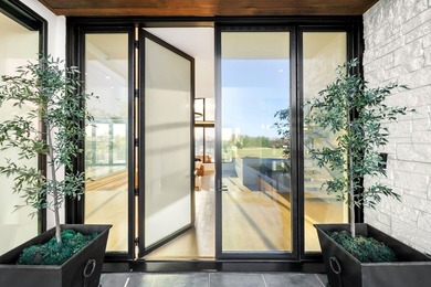 A striking custom-built modern residence overlooking the lake - photo 8