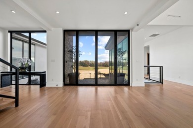 A striking custom-built modern residence overlooking the lake - photo 9