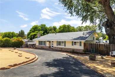 Welcome to 8130 Azucena Avenue in Atascadero! A warm and - photo 2