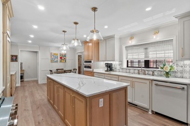 Welcome to this beautifully remodeled modern European home - photo 11
