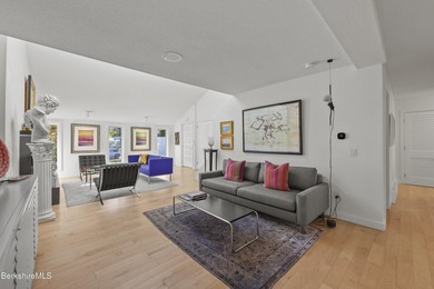 Birchwood Village townhouse! A must-see unit-extensively - photo 13