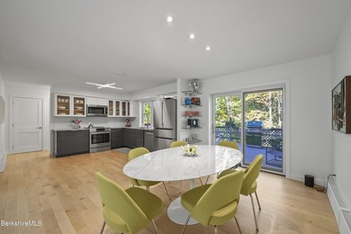 Birchwood Village townhouse! A must-see unit-extensively - photo 14