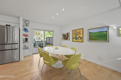 Birchwood Village townhouse! A must-see unit-extensively - photo 15