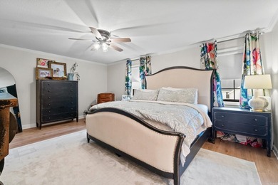 Welcome to this beautifully remodeled modern European home - photo 15