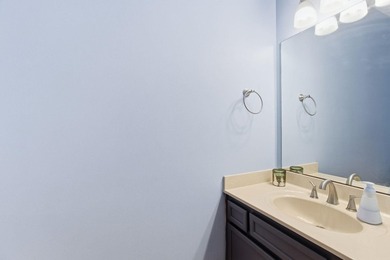 Motivated Seller, bring your offer! Don't miss this incredible - photo 16