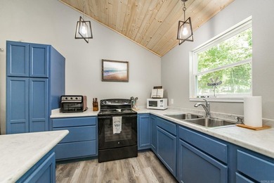 Lakefront Retreat - Modern 3 Bed, 2 Bath Home Built in 2022 - photo 19