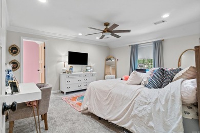 Welcome to this beautifully remodeled modern European home - photo 20