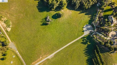 Over 20 acres of stunning land in the Bay Area with 360-degree - photo 21