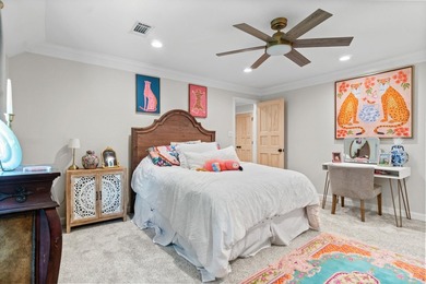 Welcome to this beautifully remodeled modern European home - photo 21