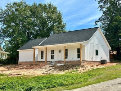 Lake Hide-A-Way Home For Sale in Carriere Mississippi