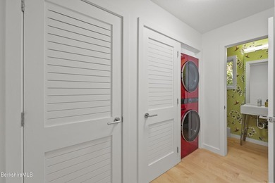 Birchwood Village townhouse! A must-see unit-extensively - photo 25