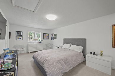 Birchwood Village townhouse! A must-see unit-extensively - photo 28