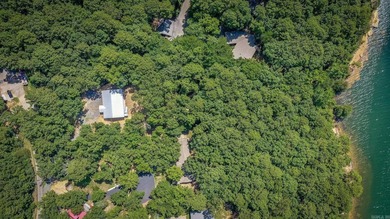 Lakefront Retreat - Modern 3 Bed, 2 Bath Home Built in 2022 - photo 28
