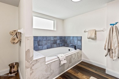 STUNNING 3 BEDROOM 3 BATH CONDOMINIUM HOME WITH BREATHTAKING - photo 31