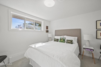 Birchwood Village townhouse! A must-see unit-extensively - photo 36