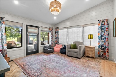 Welcome to this beautifully remodeled modern European home - photo 36
